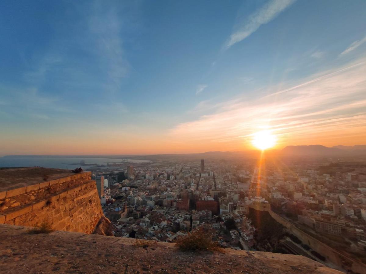 Soho Boho Apartments - With Sunny Rooftop Terrace And Fiber Optic Internet Alicante Eksteriør billede